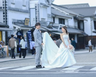 美観地区で洋装ロケーション撮影
