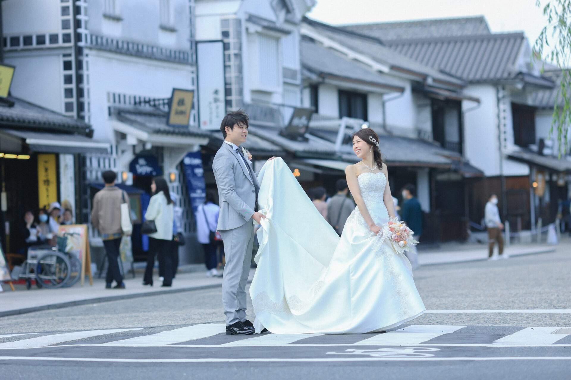 美観地区で洋装ロケーション撮影