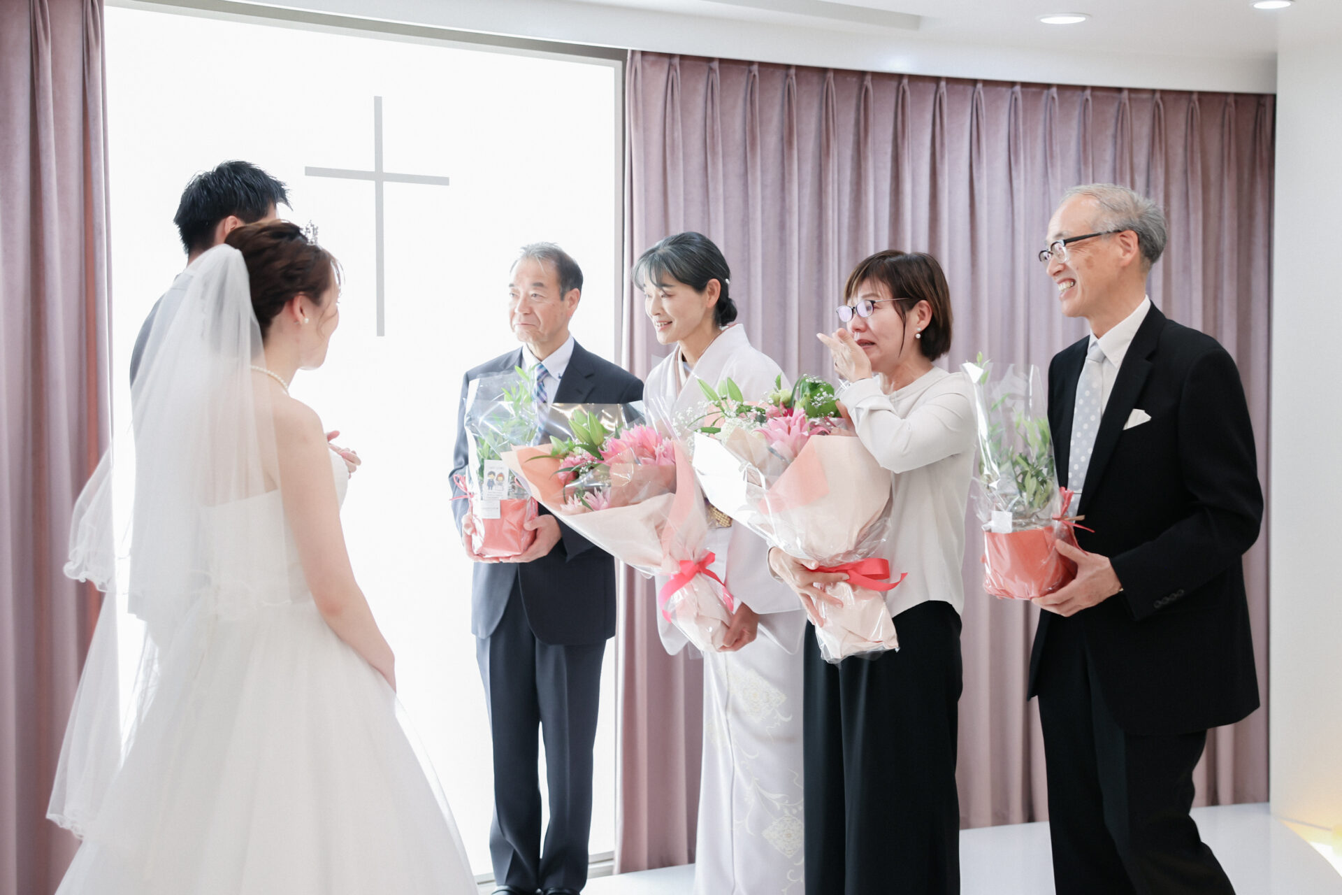 チャペルでの撮影はもはや結婚式です♡